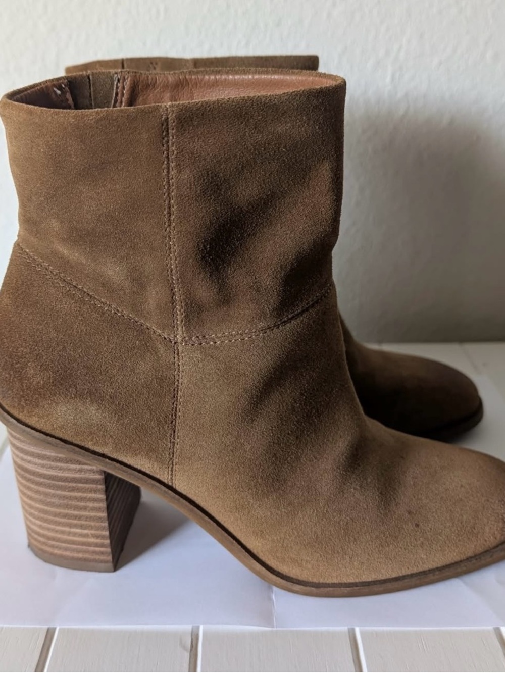 Lucky Brand Oiled Tan Suede Ankle Boots Women’s Size 6M  Block Heel